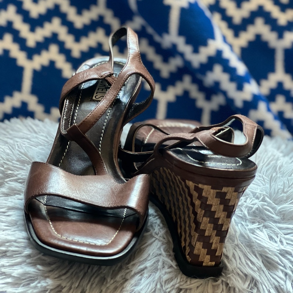 Nickels brown heels